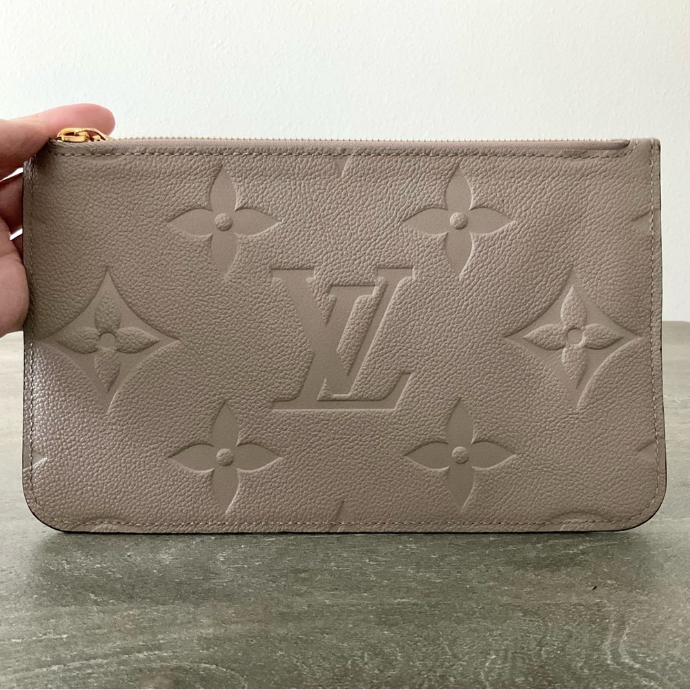 Louis Vuitton Pouch - Picture 3 of 11